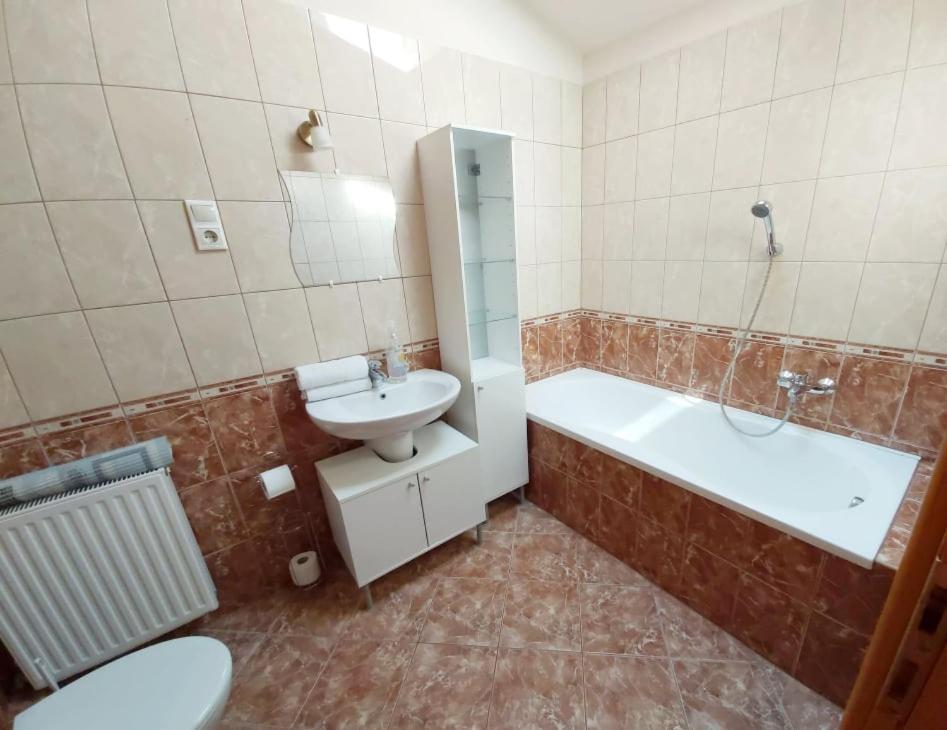 Mediterran Apartman Zalakaros Eksteriør bilde